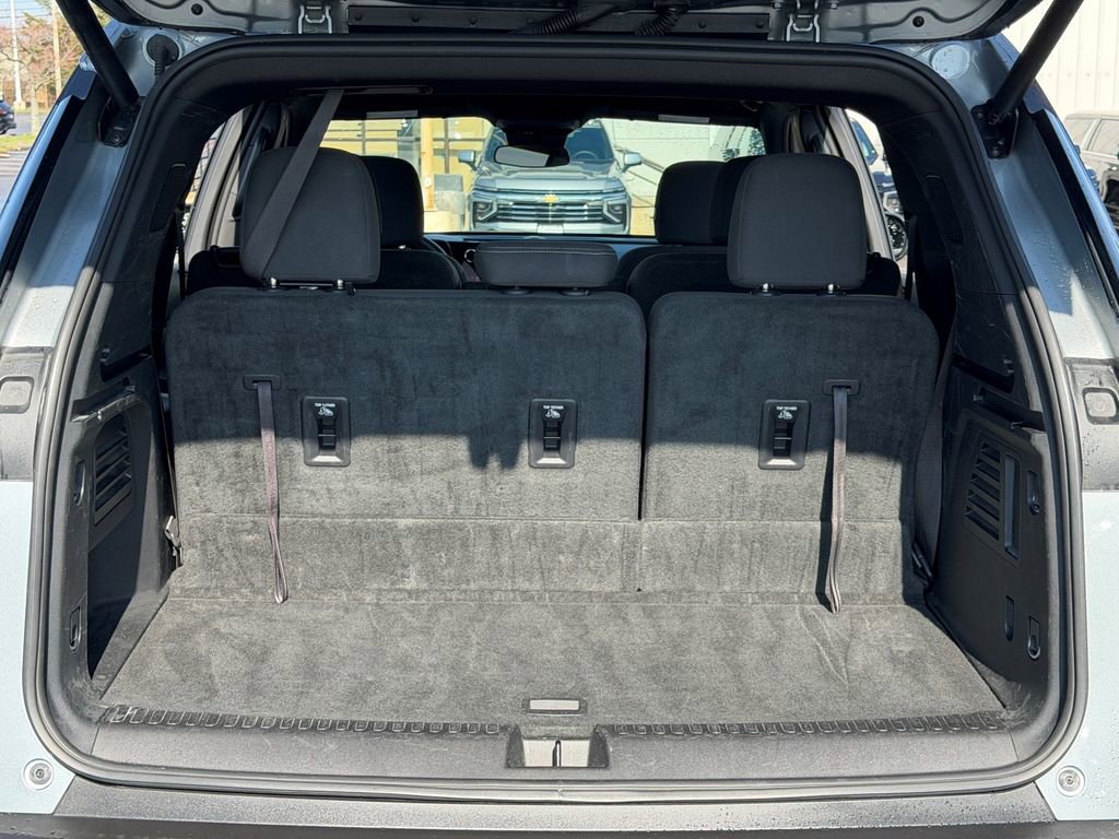 Used 2024 Chevrolet Traverse LT image 14
