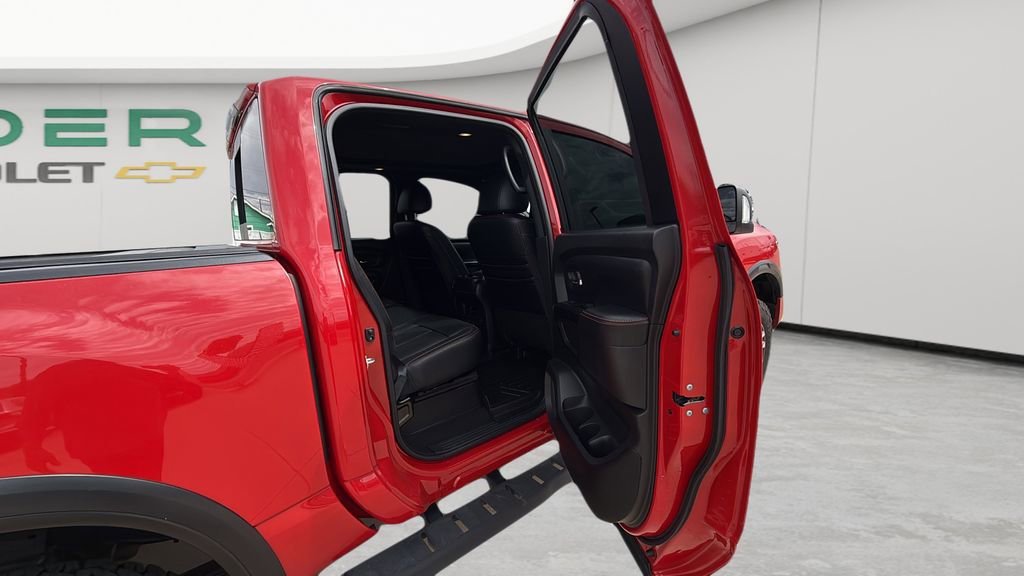 Used 2021 Nissan Titan PRO-4X w/ Pro-4x Convenience Package AWD/4WD image 40