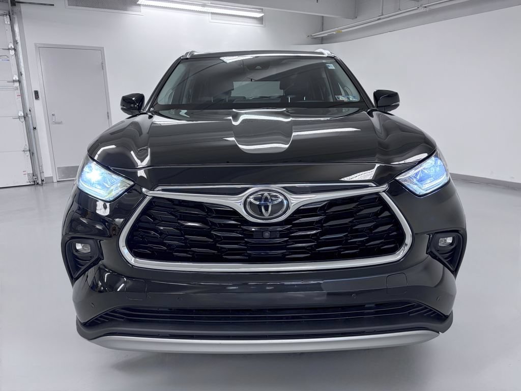 Used 2020 Toyota Highlander Platinum AWD/4WD image 3
