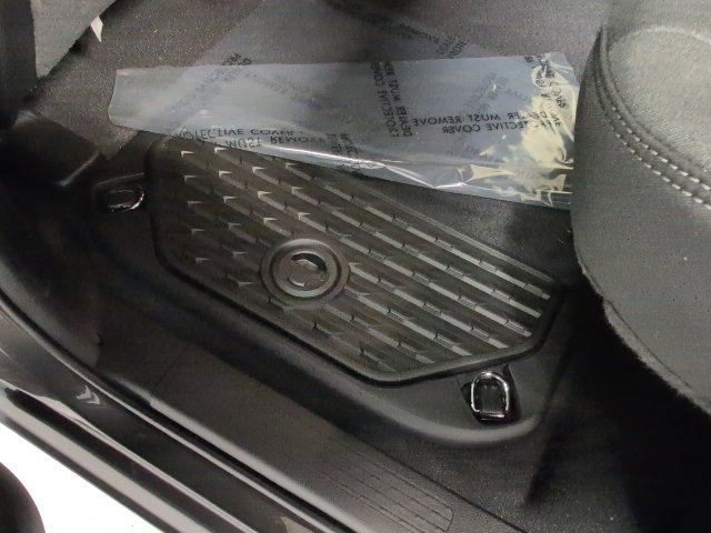 New 2026 RAM 1500 4x4 Crew Cab image 33