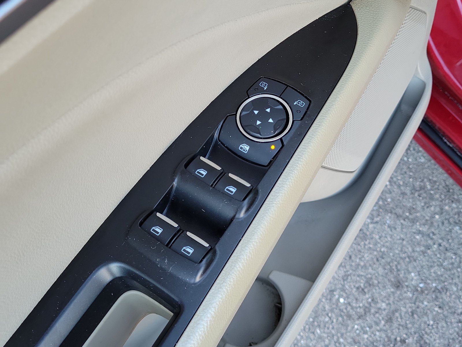 Used 2019 Ford Fusion SEL FWD image 14