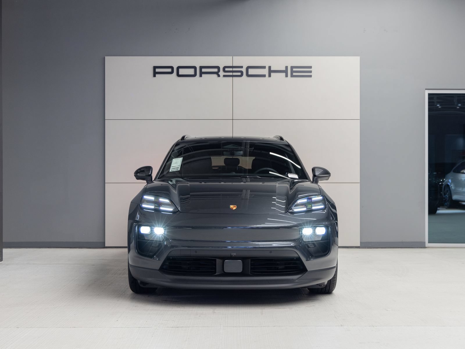 Certified 2026 Porsche Macan 4 Electric AWD/4WD image 10