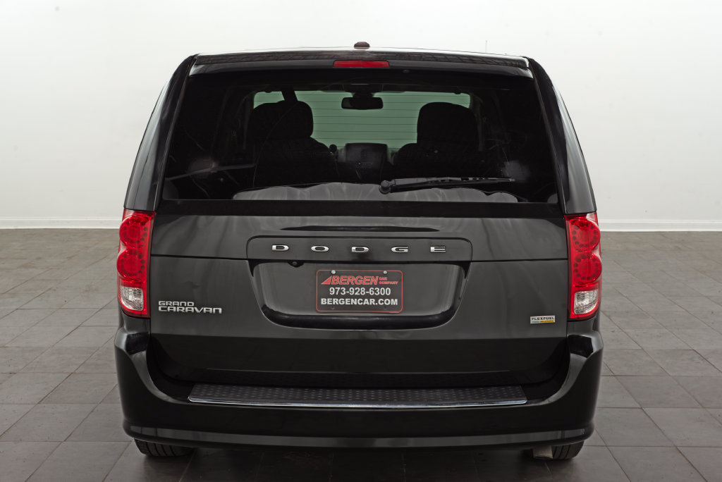 Used 2018 Dodge Grand Caravan SE w/ UConnect Hands-Free Group FWD image 11