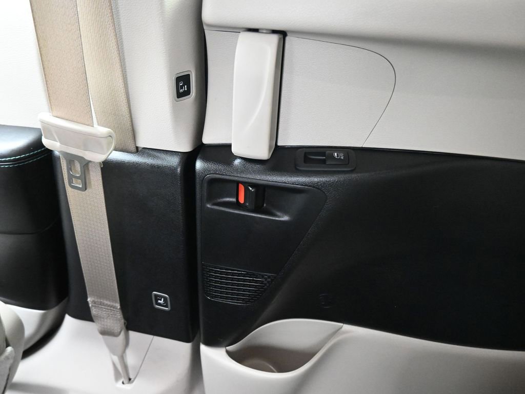 Used 2020 Chrysler Pacifica Limited w/ Advanced Safetytec Group image 41