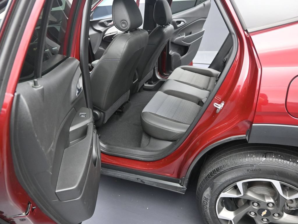 Used 2024 Chevrolet Trax LT FWD image 20