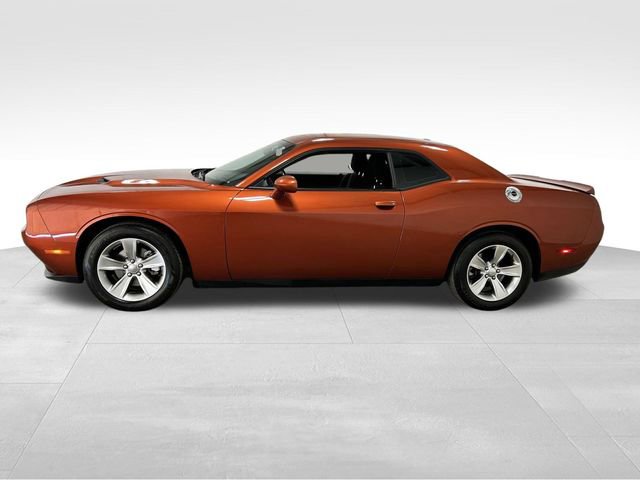 Used 2021 Dodge Challenger SXT image 2