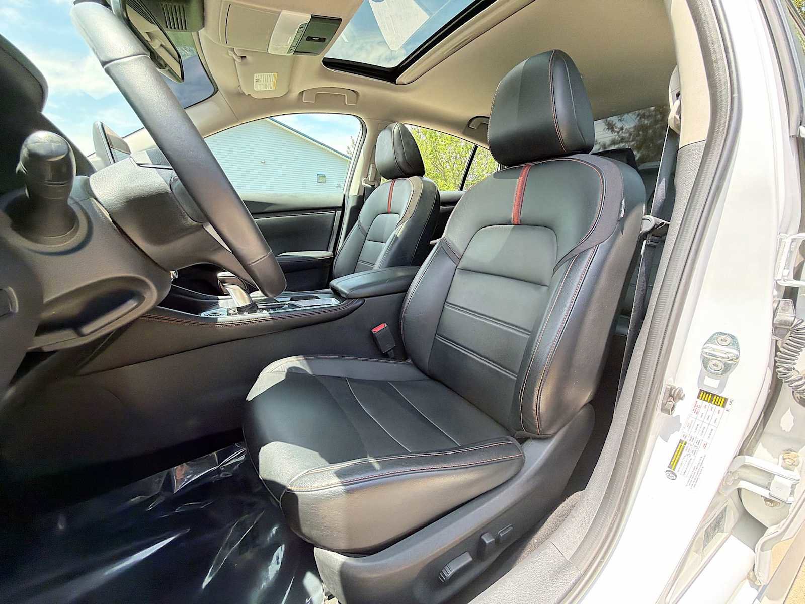 Used 2020 Nissan Sentra SR w/ Premium Package FWD image 13