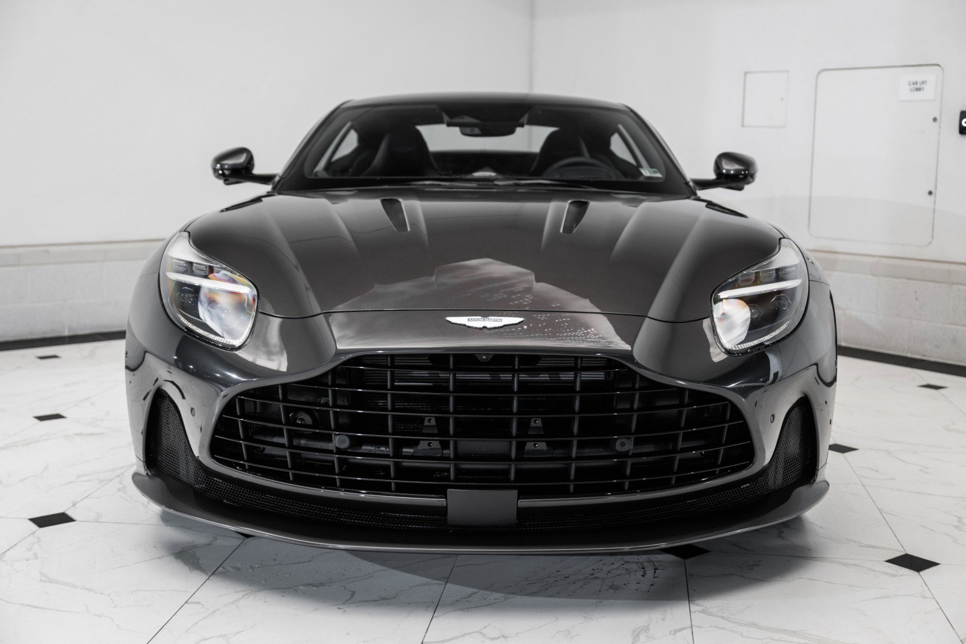 Used 2025 Aston Martin DB12 Coupe image 7