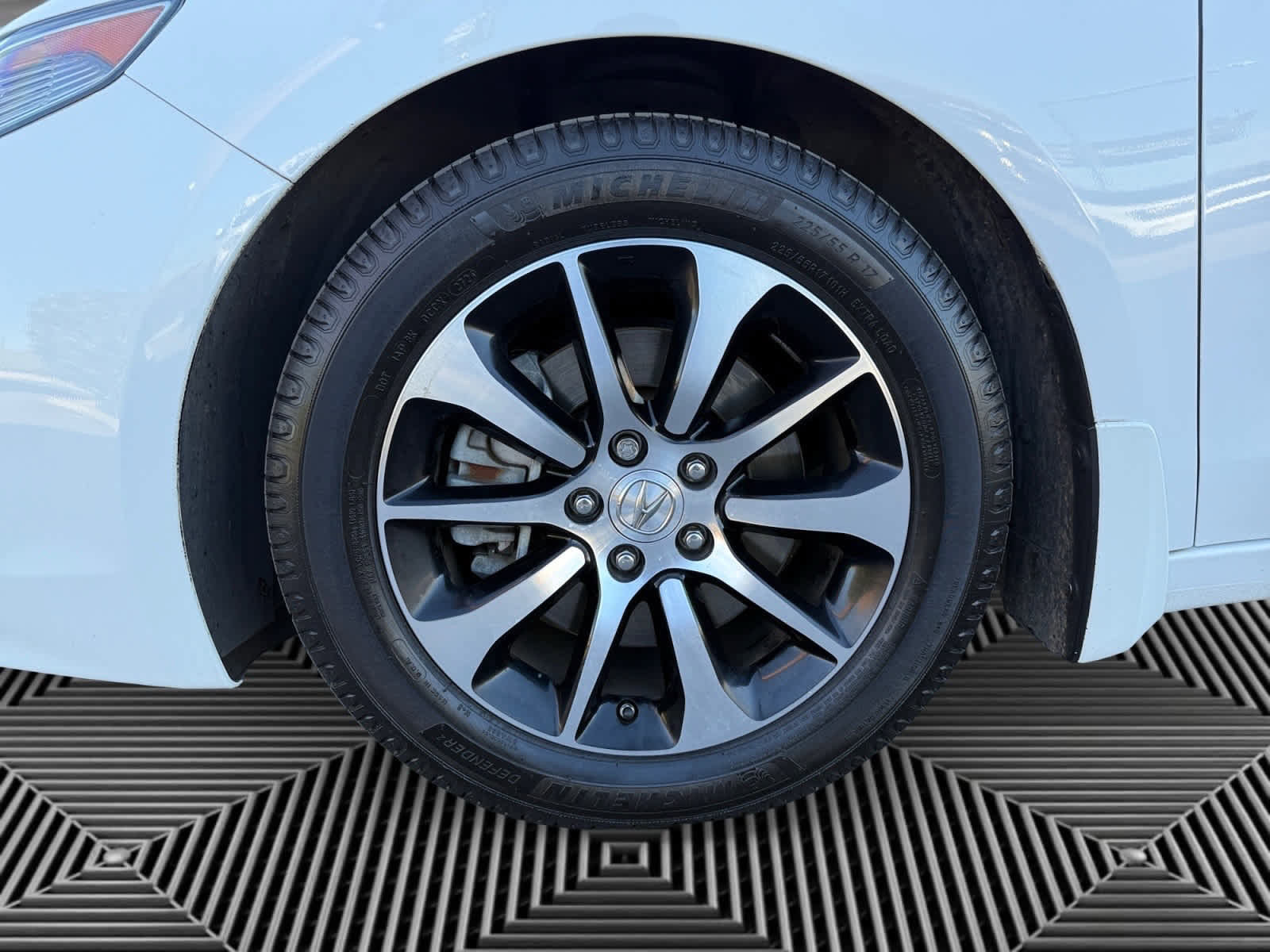 Used 2017 Acura TLX w/ Technology Package image 9