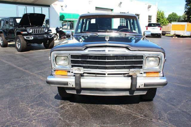 Used 1990 Jeep Grand Wagoneer AWD/4WD image 16