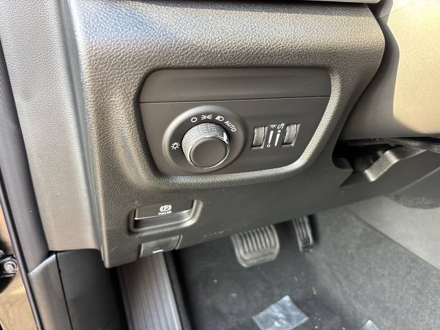 New 2027 Jeep Grand Cherokee Altitude AWD/4WD image 17