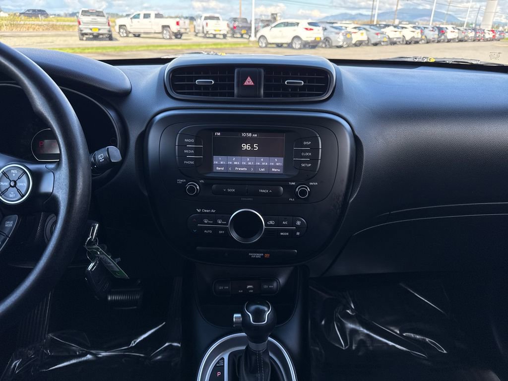 Used 2017 Kia Soul + image 28
