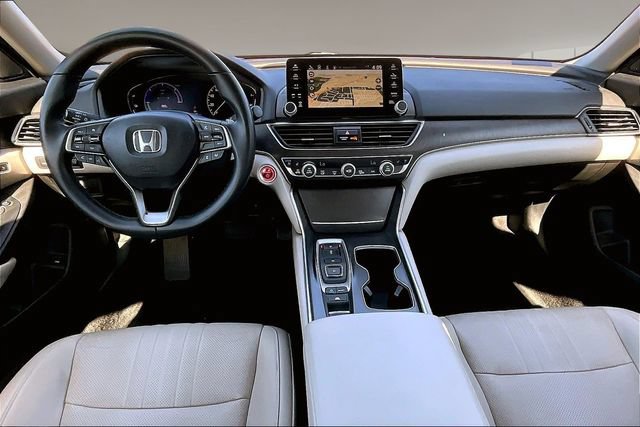 Used 2019 Honda Accord Touring image 4