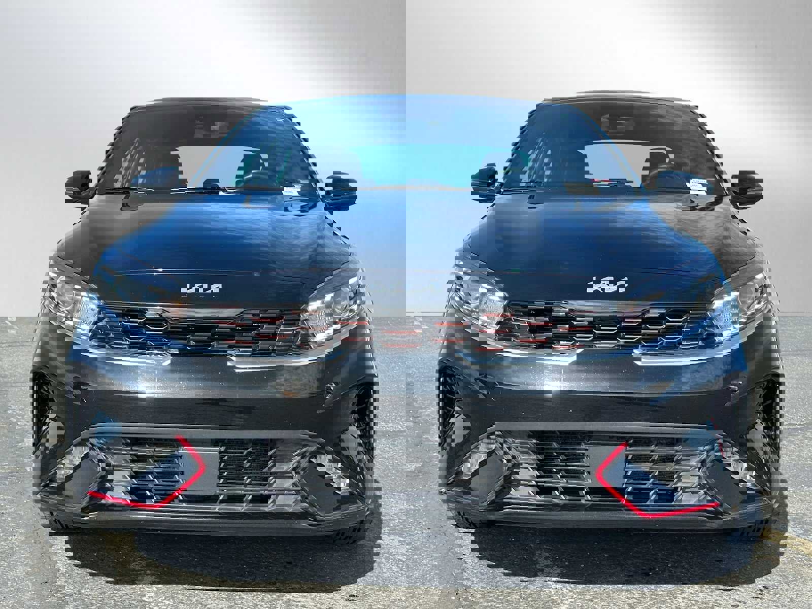 Used 2023 Kia Forte GT-Line w/ GT-Line Premium Package image 2