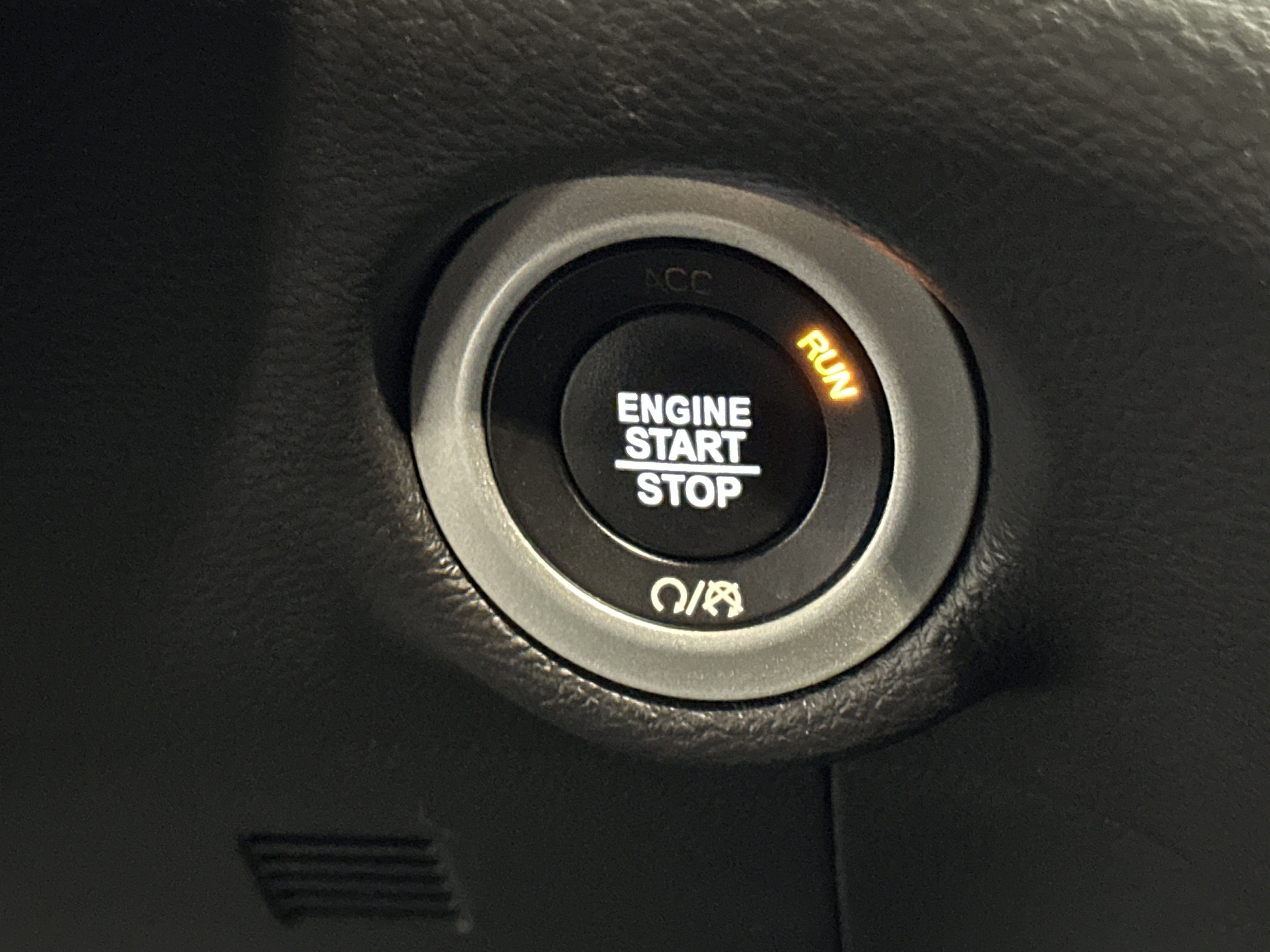 Used 2025 Chrysler Pacifica Select FWD image 29