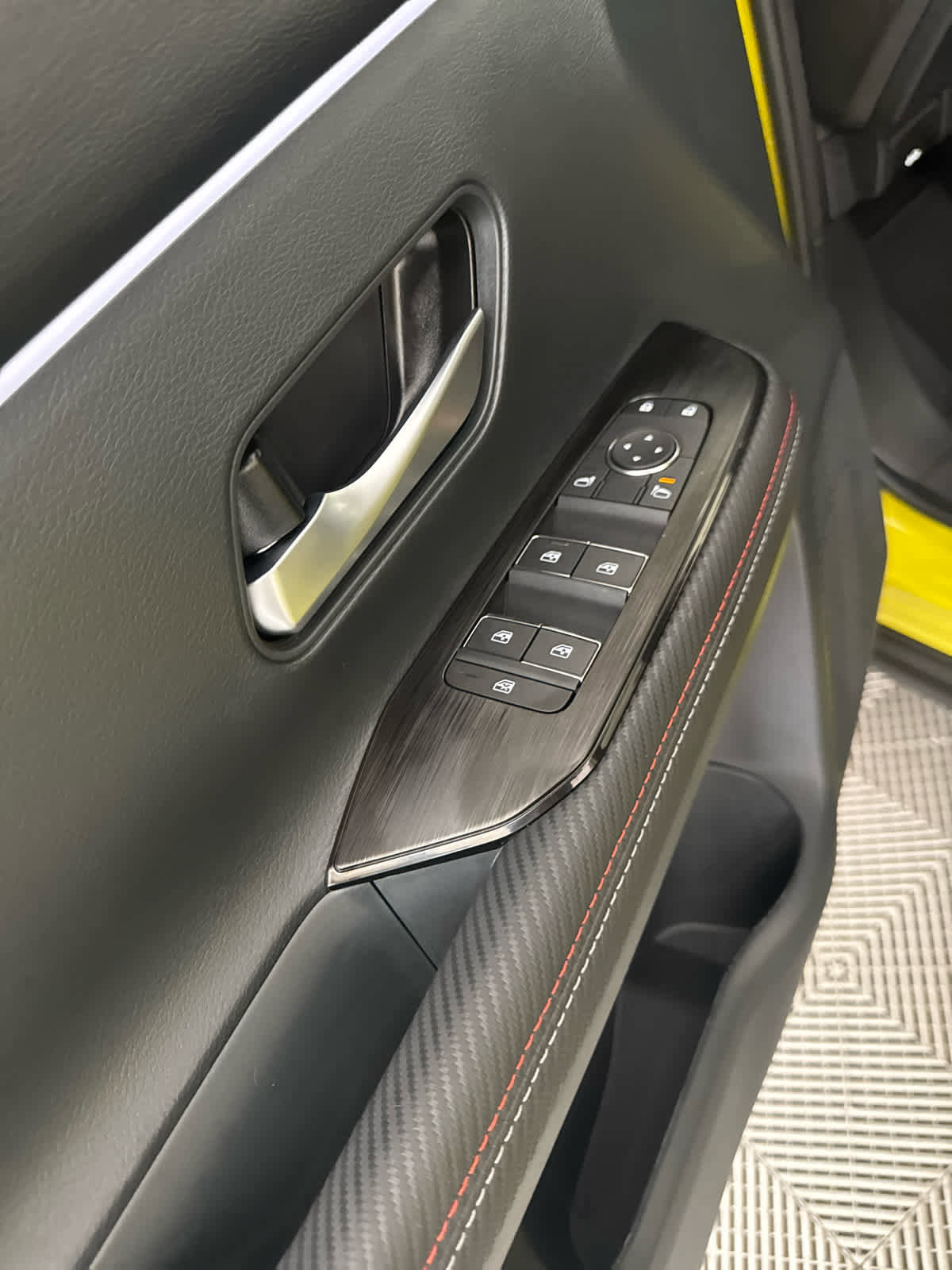 New 2026 Nissan Kicks SR w/ Cold Weather Package image 15