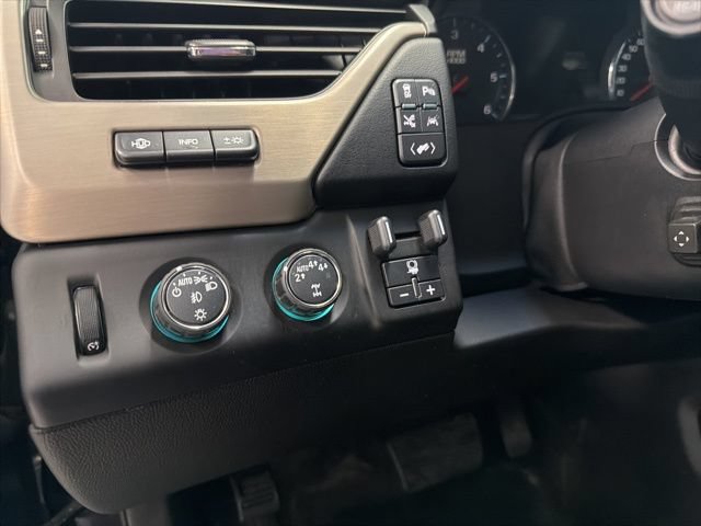 Used 2017 GMC Yukon Denali w/ Open Road Package AWD/4WD image 19