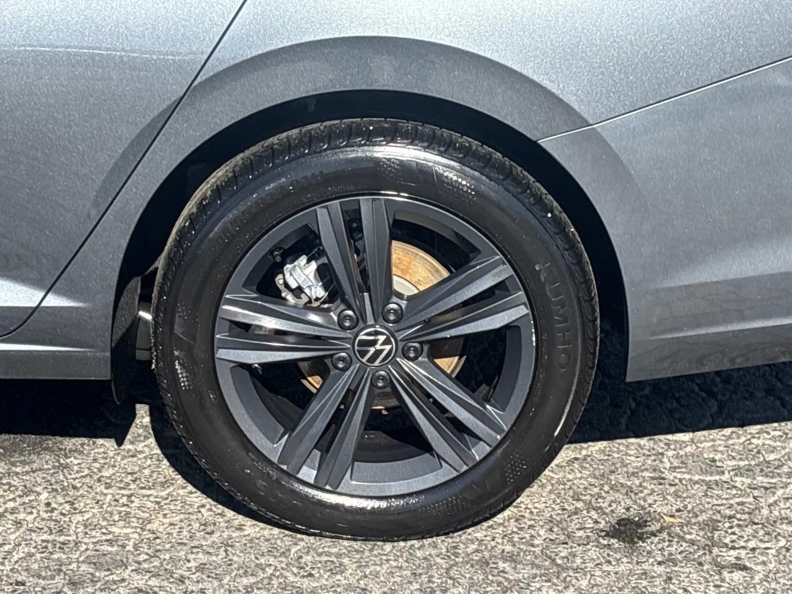 Used 2024 Volkswagen Jetta SE w/ Panoramic Sunroof Package image 7