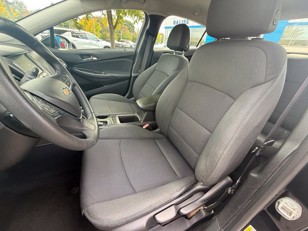 Used 2016 Chevrolet Cruze LT FWD image 21