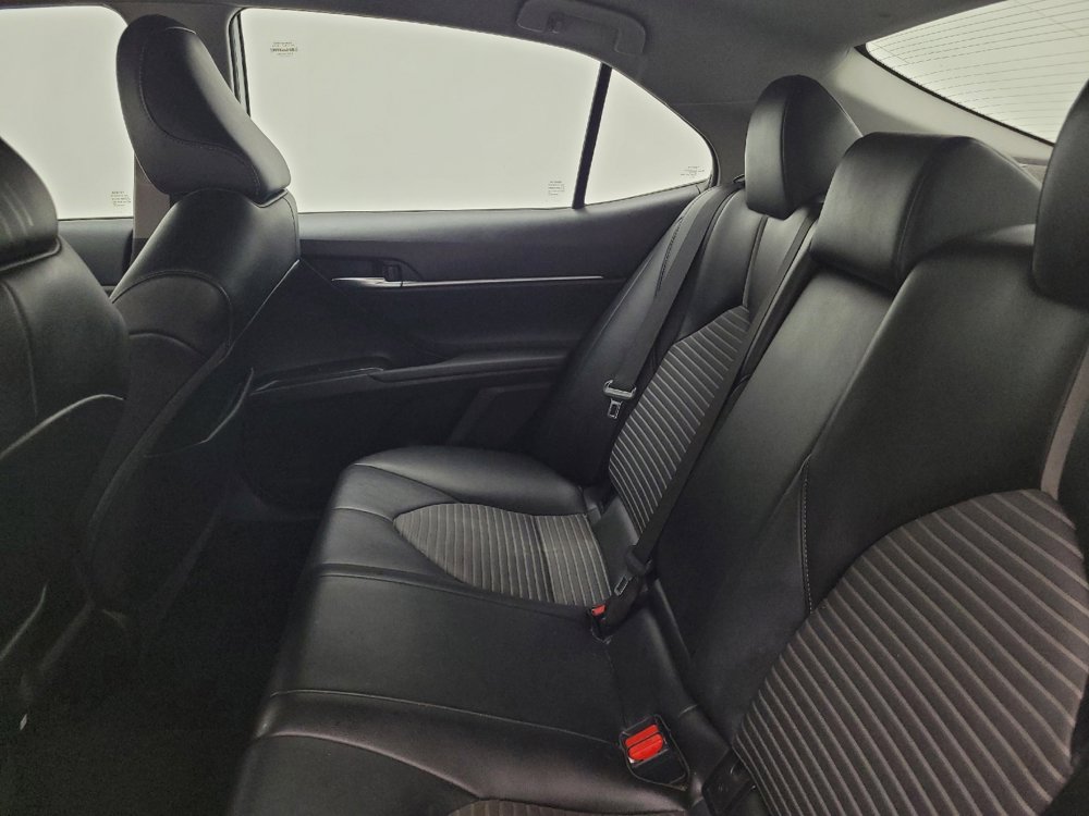 Used 2022 Toyota Camry SE FWD image 18