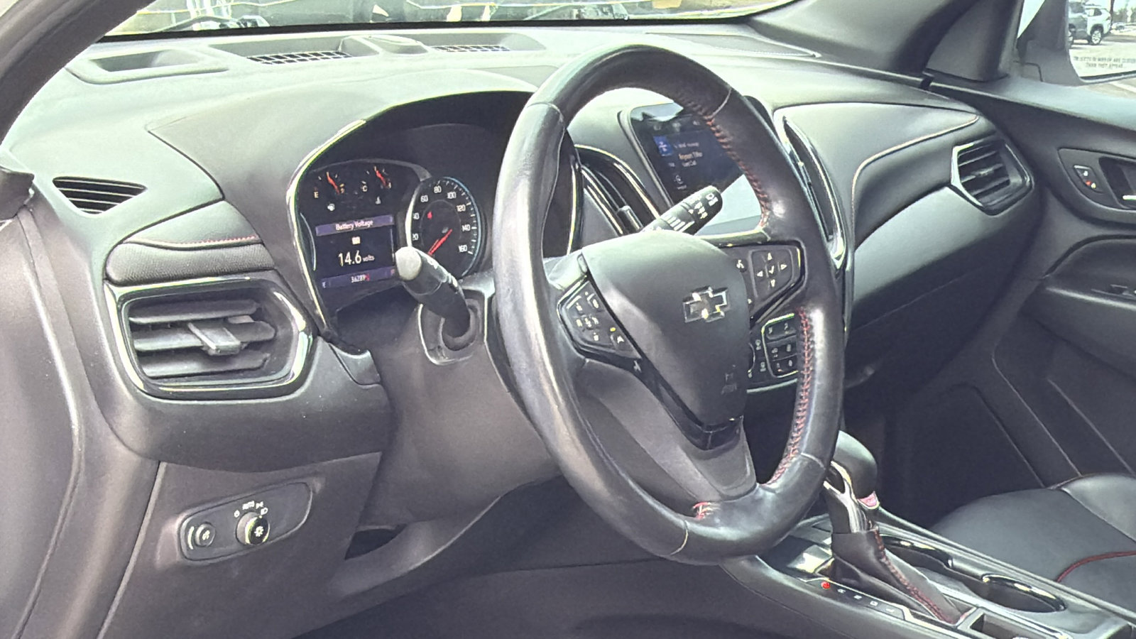 Used 2022 Chevrolet Equinox RS w/ RS Leather Package image 10