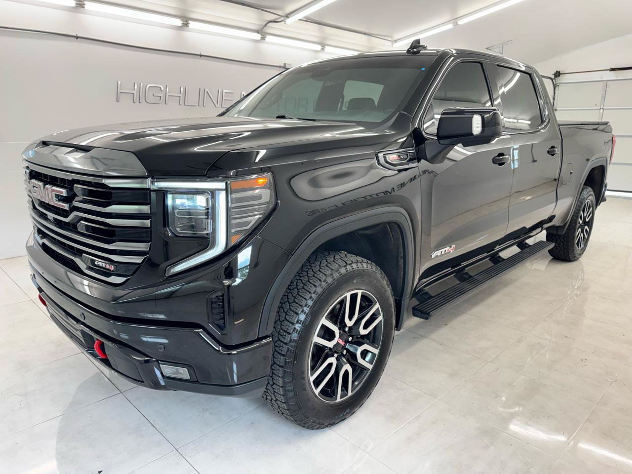 Used 2022 GMC Sierra 1500 AT4 w/ AT4 Premium Package AWD/4WD image 1