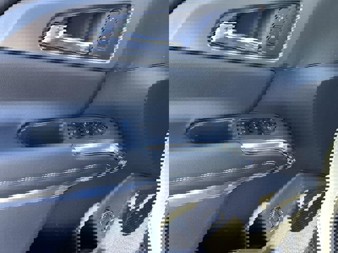 New 2026 Chevrolet Traverse LT w/ Driver Confidence Package image 20