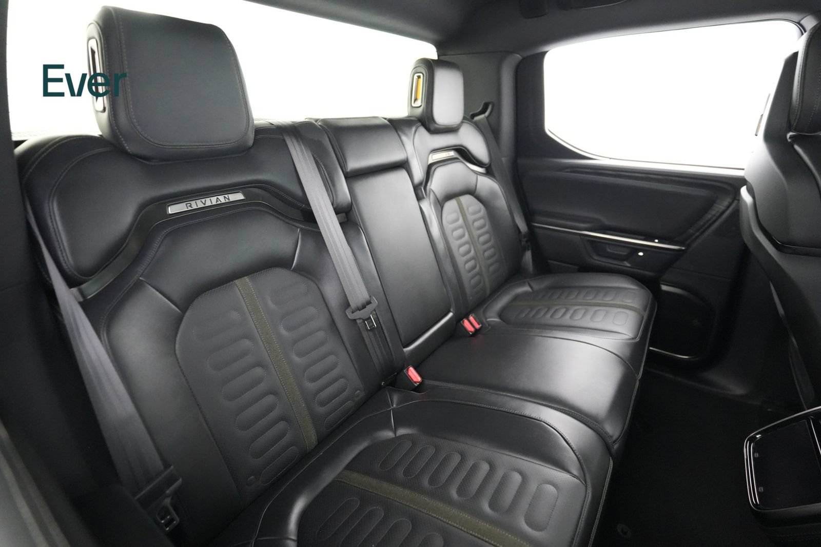 Used 2025 Rivian R1T Adventure Dual AWD/4WD image 5