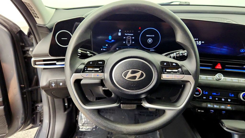 Used 2024 Hyundai Elantra SEL FWD image 13