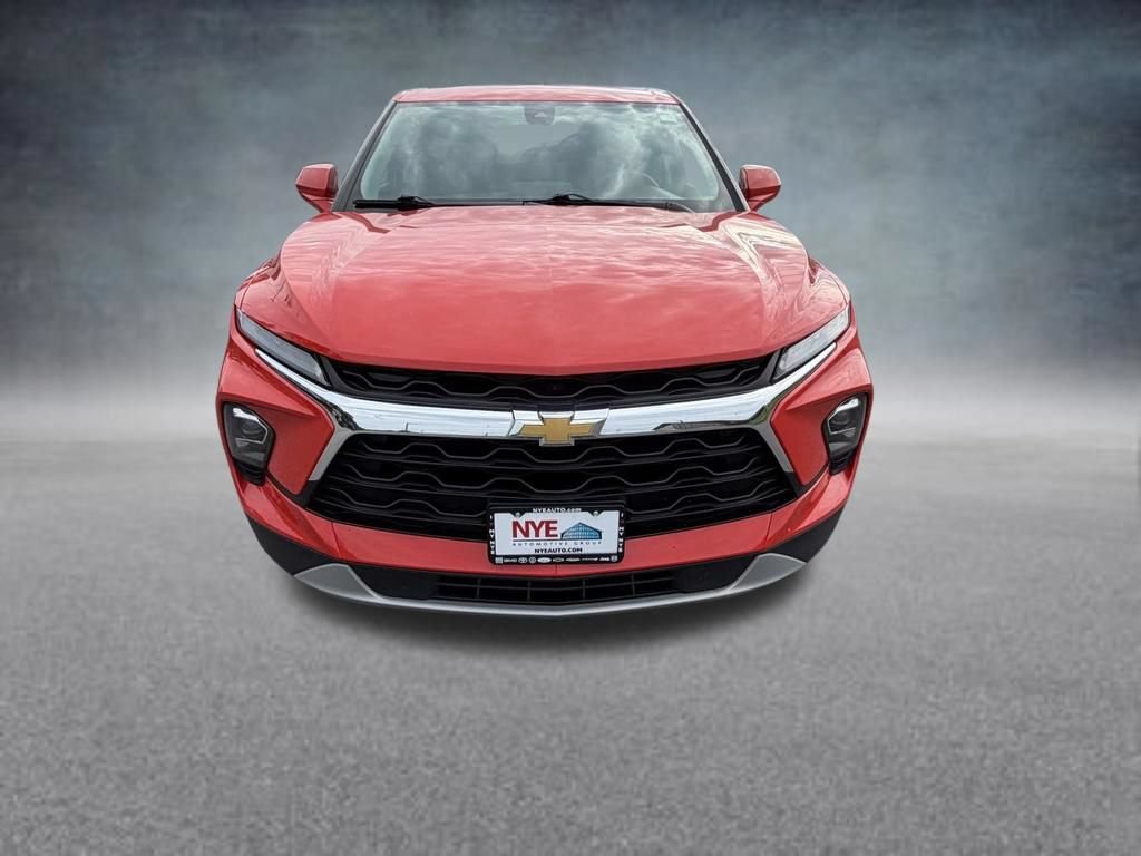 Used 2025 Chevrolet Blazer LT AWD/4WD image 9