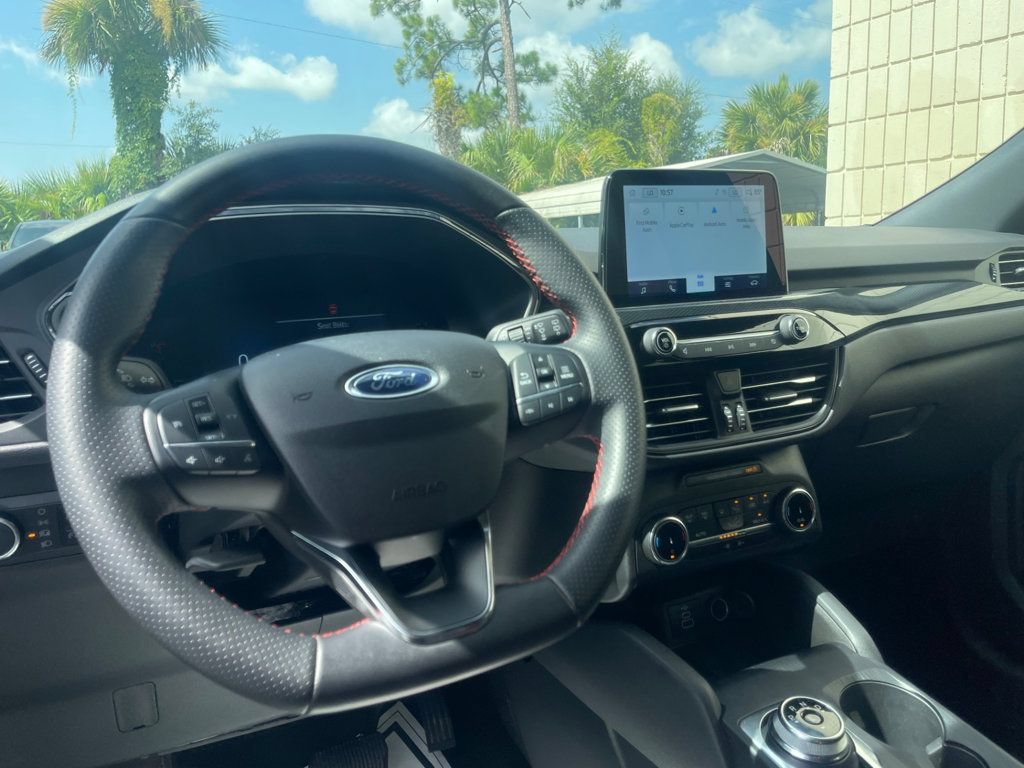Used 2025 Ford Escape ST-Line AWD/4WD image 12