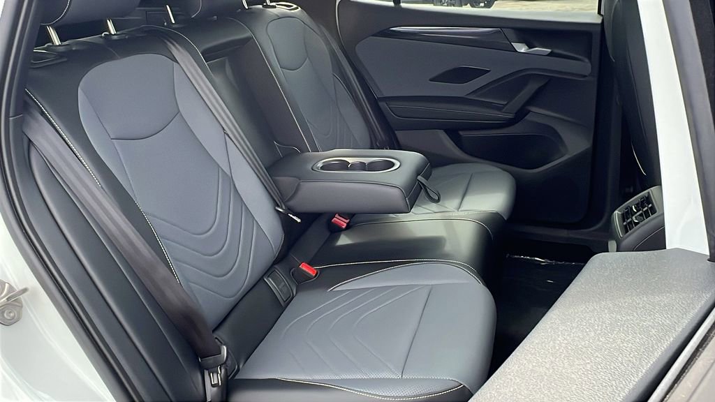 New 2026 Volkswagen Tiguan SE R-Line image 13