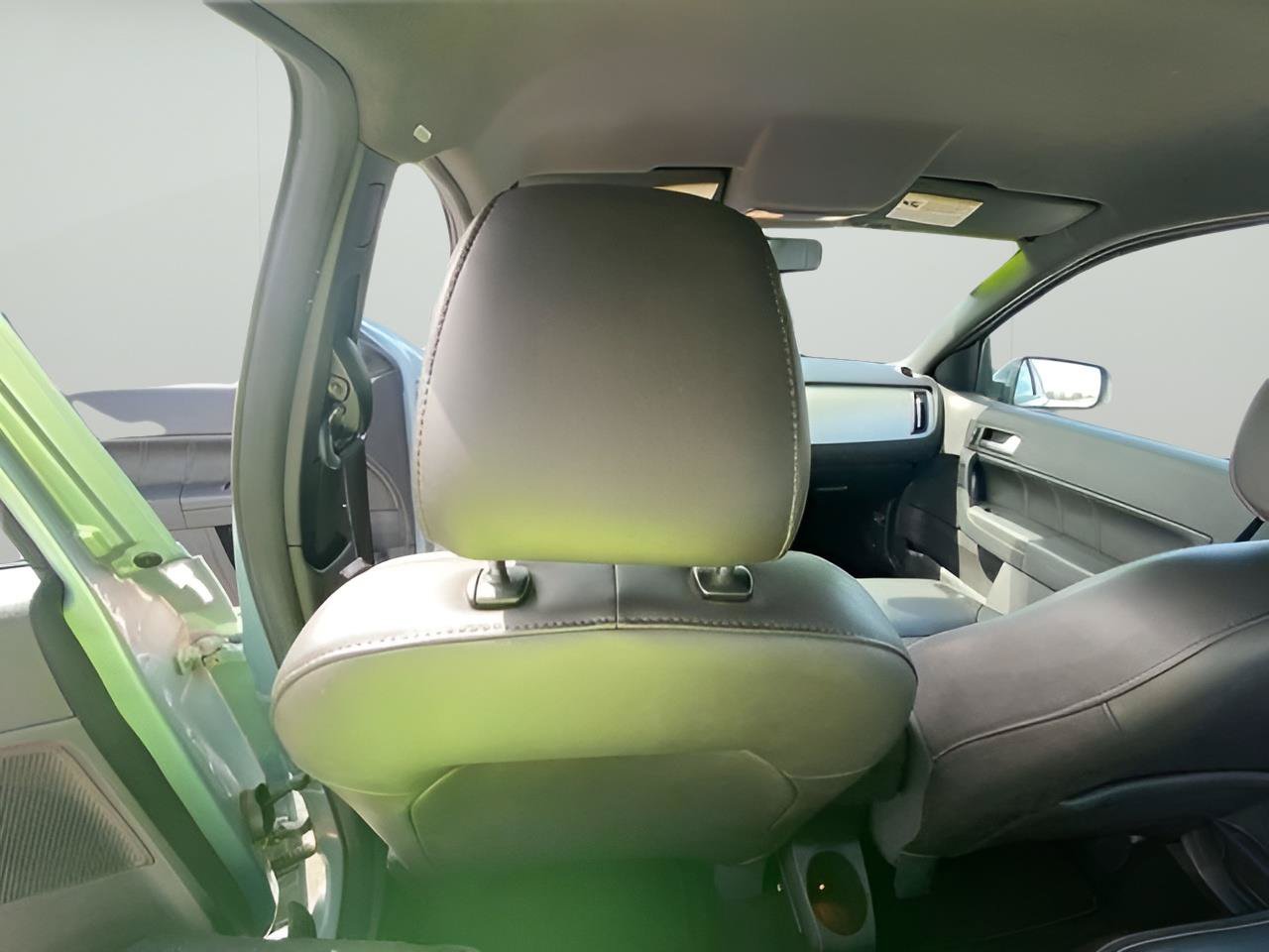 Used 2009 Ford Focus SEL FWD image 31