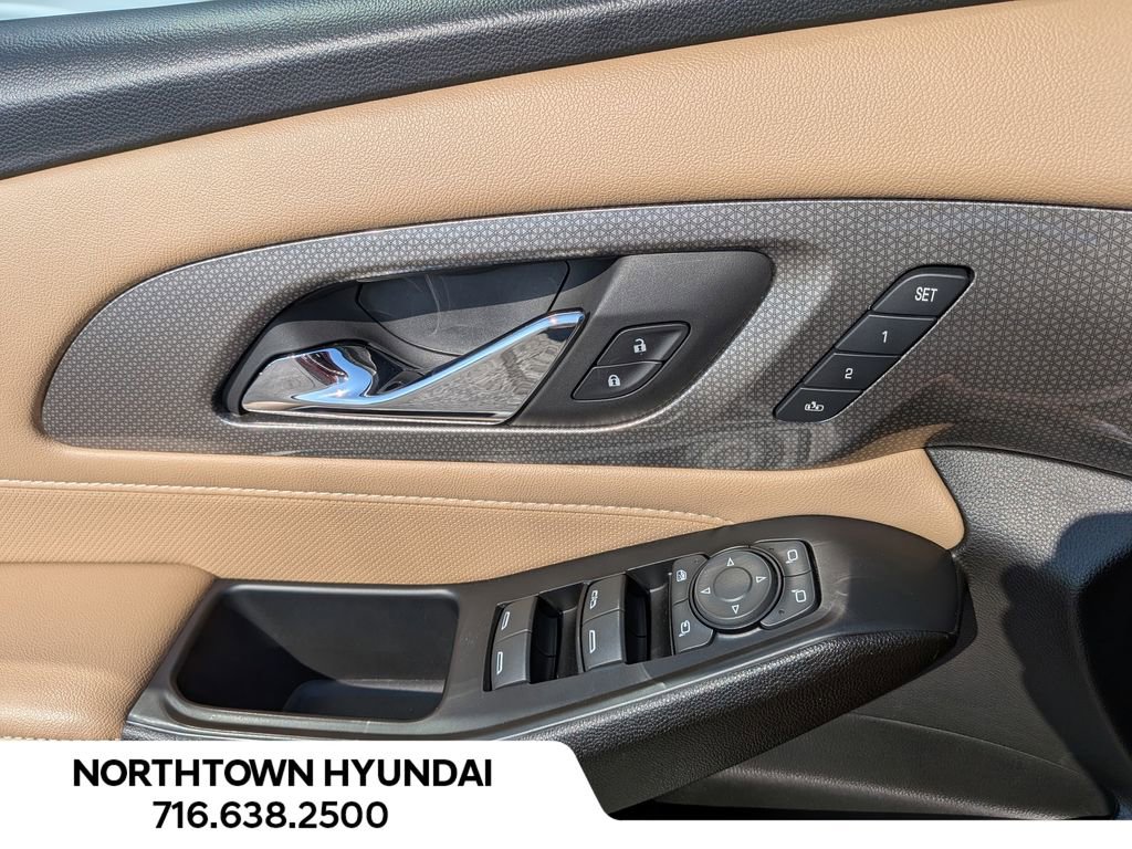 Used 2023 Chevrolet Traverse Premier w/ LPO, Floor Liner Package AWD/4WD image 32