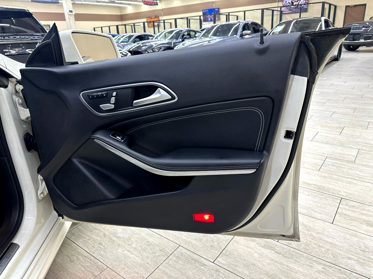 Used 2017 Mercedes-Benz CLA 250 4MATIC image 34