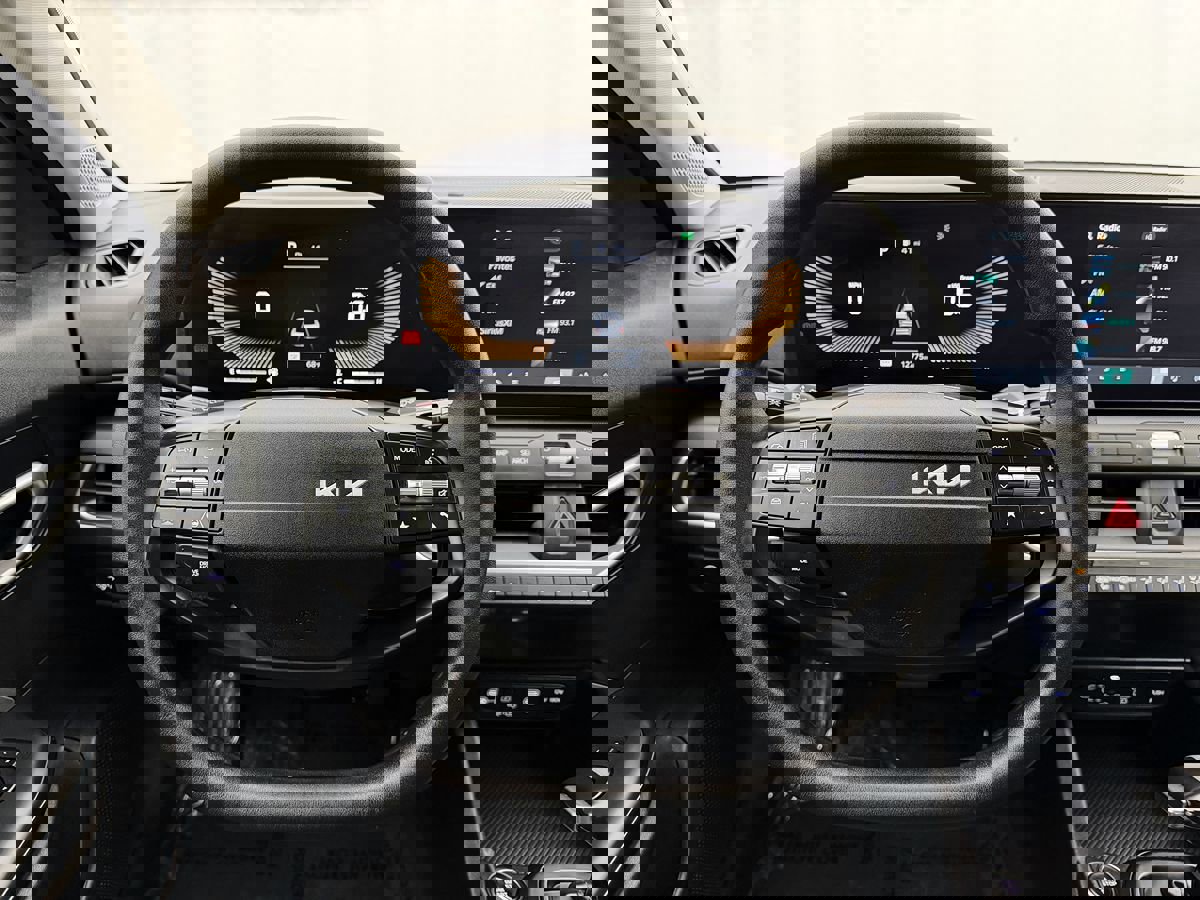 Used 2025 Kia K4 image 9