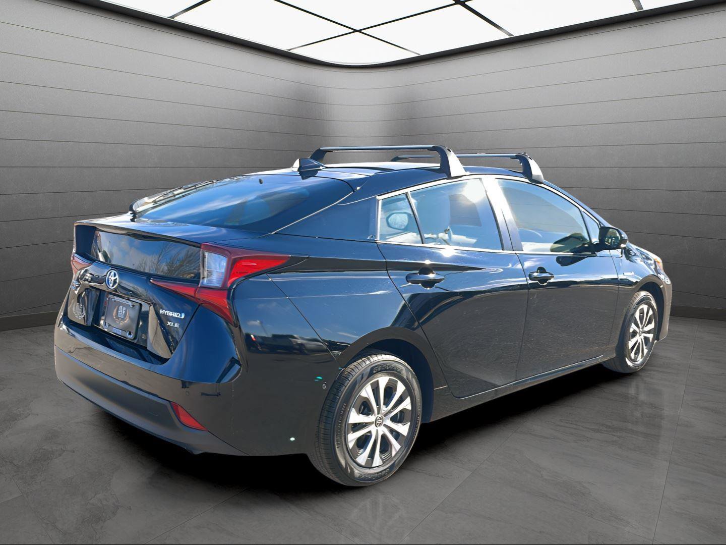 Used 2019 Toyota Prius XLE image 22