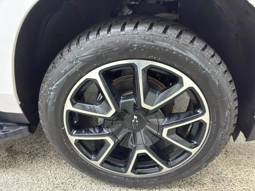 Used 2021 Chevrolet Tahoe RST w/ Luxury Package AWD/4WD image 14