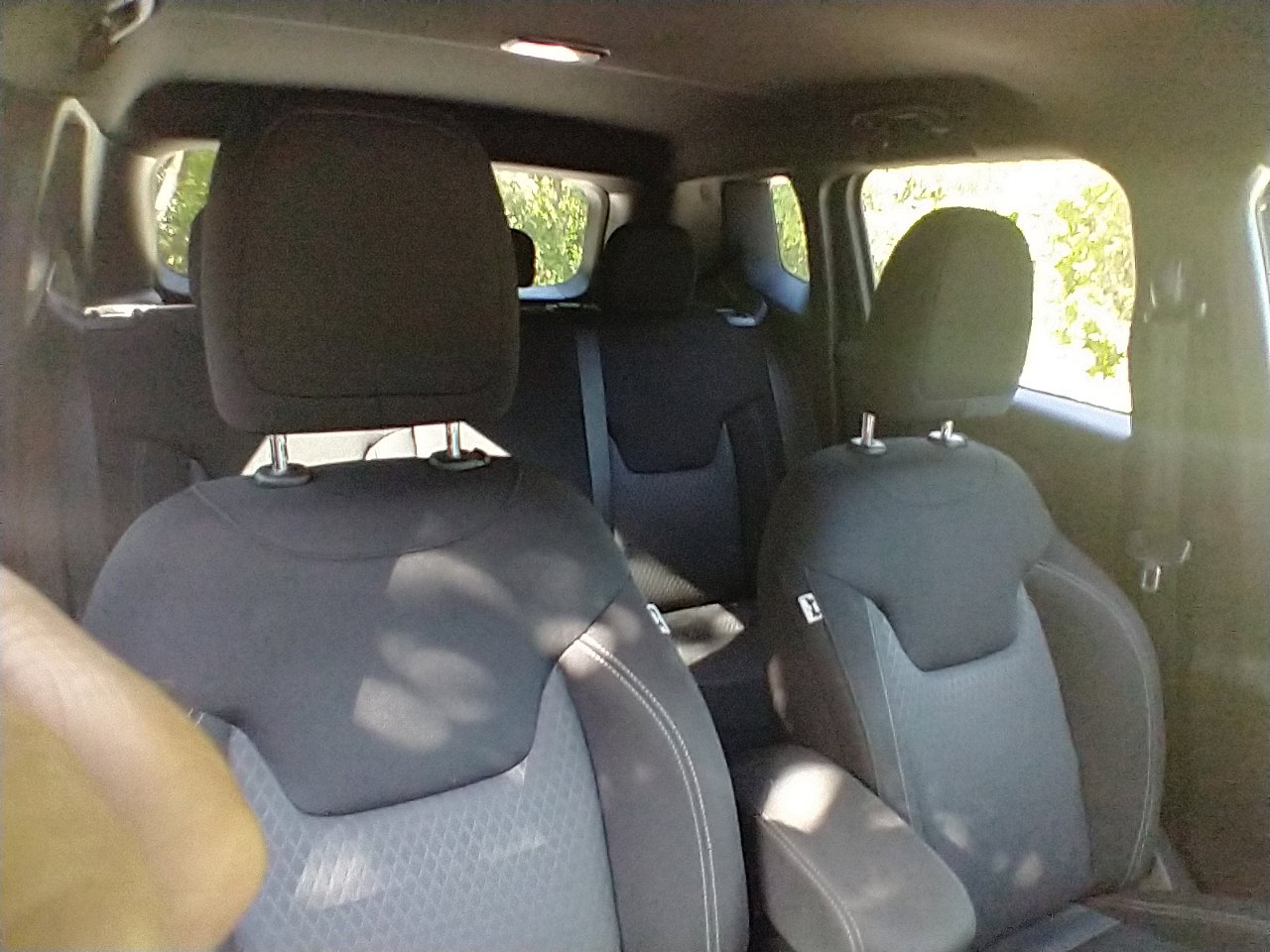 Used 2021 Jeep Renegade Latitude FWD image 9