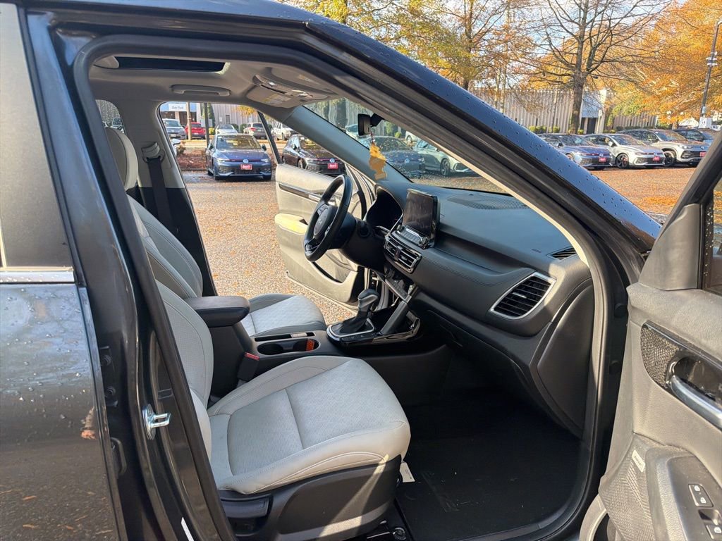 Used 2023 Kia Seltos SX w/ SX Sunroof Package image 13