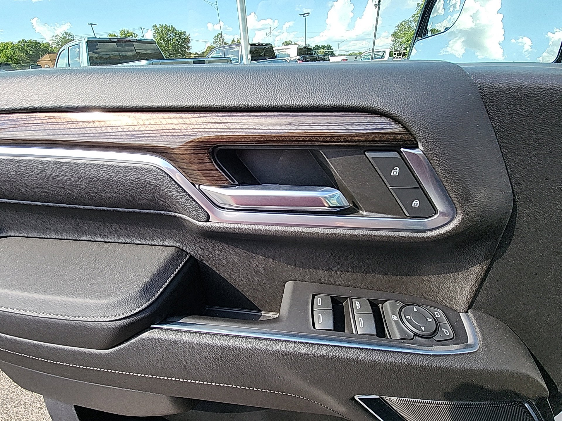 Used 2022 Chevrolet Silverado 1500 RST image 14