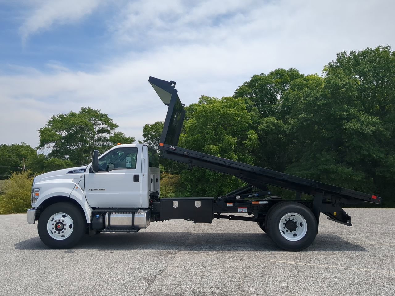 New 2027 Ford F750 2WD Regular Cab Super Duty image 6