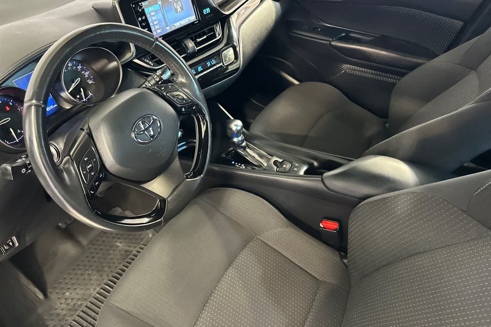 Used 2018 Toyota C-HR XLE FWD image 12