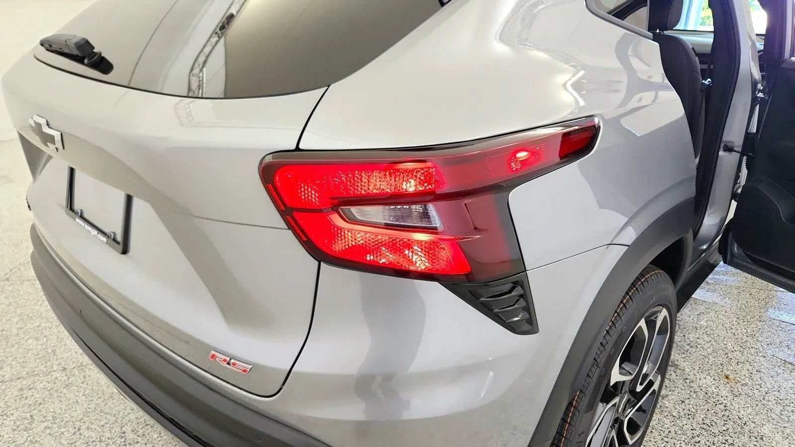 New 2026 Chevrolet Trax RS w/ Sunroof Package FWD image 34