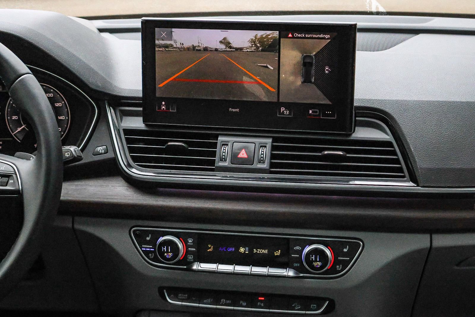 Used 2022 Audi Q5 e Prestige w/ Prestige Package image 25