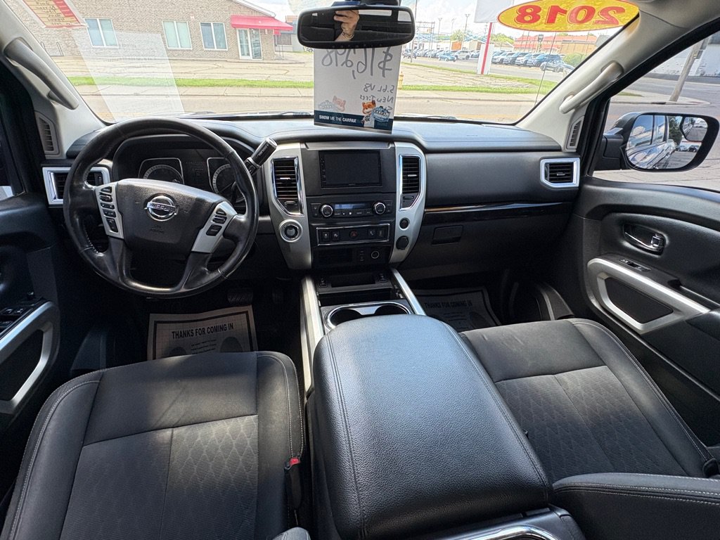 Used 2018 Nissan Titan SV w/ SV Convenience Package RWD image 10