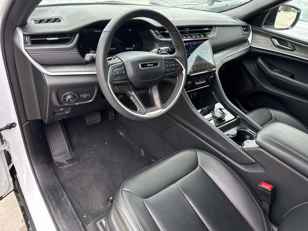 Used 2025 Jeep Grand Cherokee L Limited AWD/4WD image 26