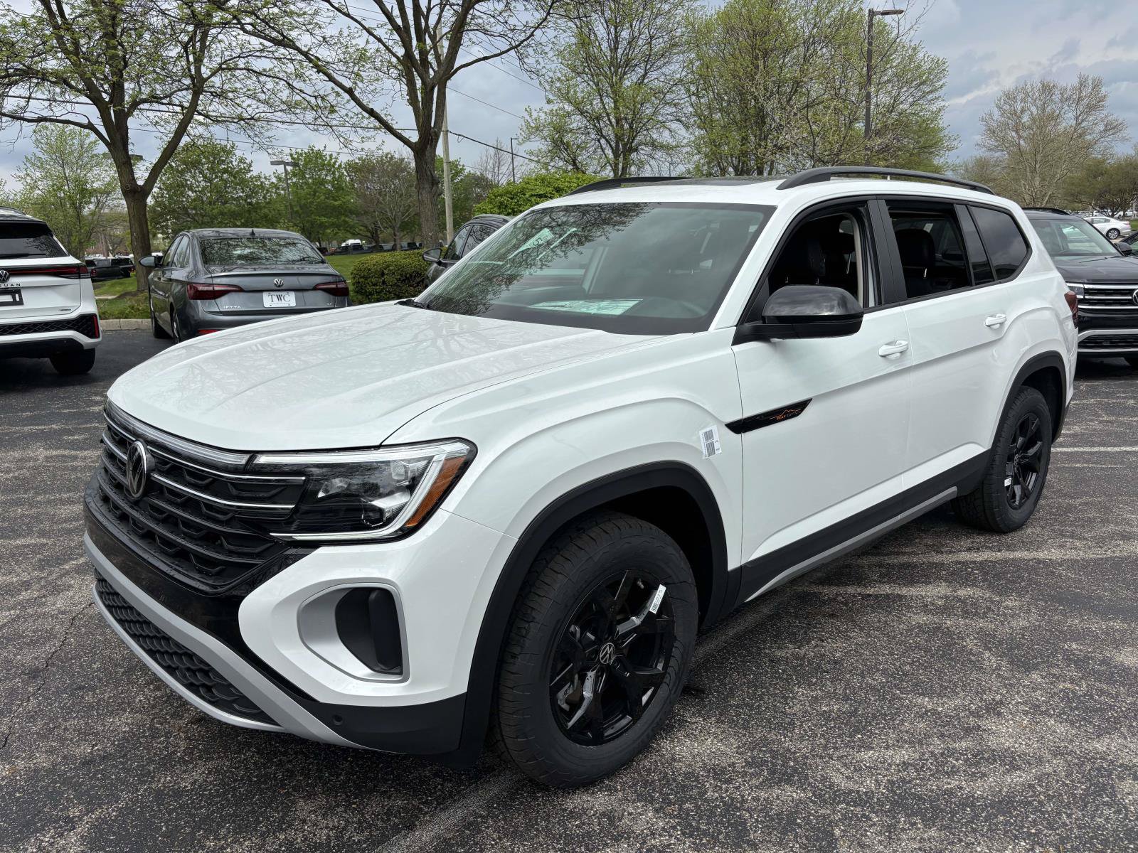New 2026 Volkswagen Atlas Peak Edition
