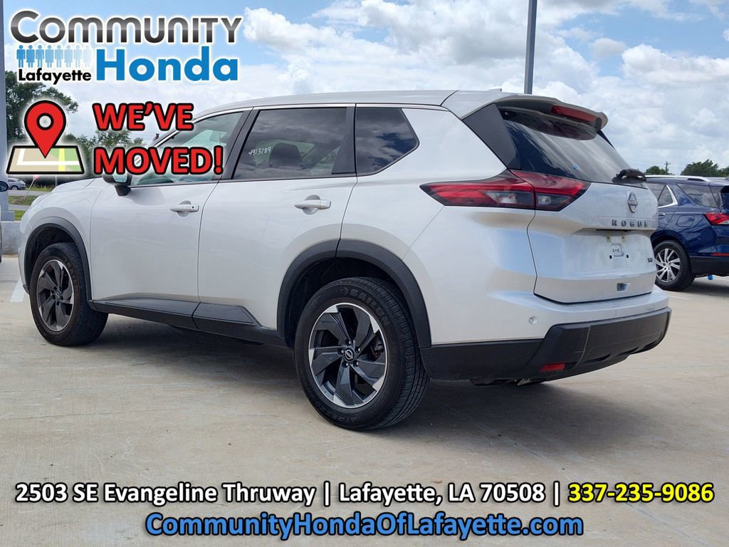 Used 2024 Nissan Rogue SV FWD image 6