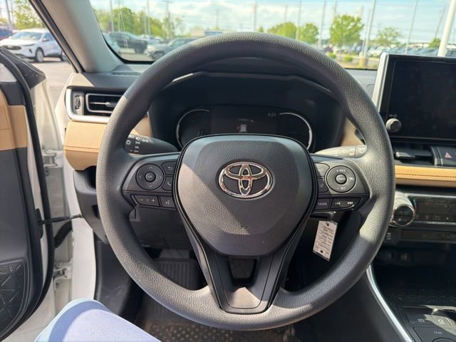 Used 2025 Toyota RAV4 LE AWD/4WD image 20
